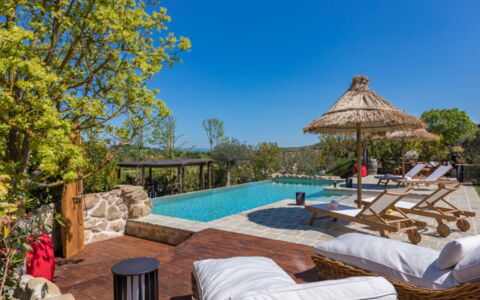 Casa Vacanze Paradiso: Agua, Cielo, Propiedad, Planta, Azur, Mueble Para Exteriores, Árbol, Sombra, Ocio, Paisaje