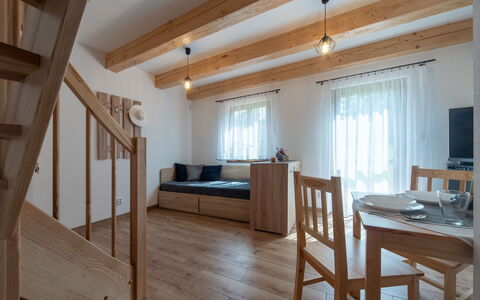 Agáta 2: Mueble, Propiedad, Edificio, Mesa, Comodidad, Madera, Ventana, Diseño De Interiores, Arquitectura, Suelo