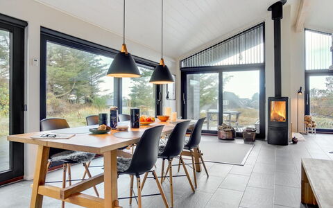 Minttu - 700M from the Sea: Mueble, Piso, Diseño De Interiores, Silla, Sala, Suelos De Madera, Techo, Cocina Y Comedor Mesa, Madera Dura, Sofá