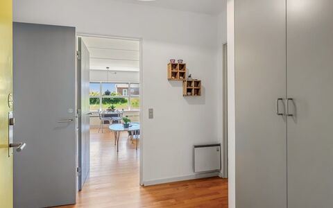 Akai - 100M from the Sea: Mueble, Diseño De Interiores, Piso, Madera, Suelo, Techo, Suelos De Madera, Silla, Mesa, Encendiendo