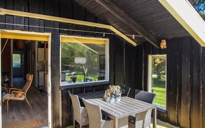 Weland - 800M from the Sea