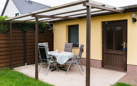 Ehmke: Planta, Edificio, Mueble, Sombra, Silla, Madera, Encendiendo, El Terreno Del Lote, Puerta, Mesa