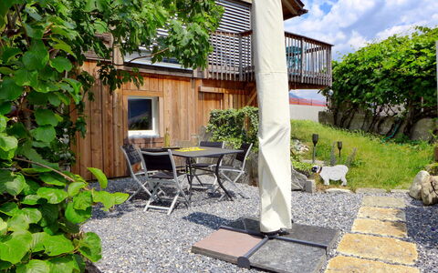Tschingeli: Agua, Cielo, Mesa, Mueble, Propiedad, Silla, Azur, Mesa Al Aire Libre, Mueble Para Exteriores, Vajilla
