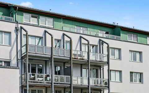 Zinnowitz 104: Fachada, Departamento, Barrio Residencial, Diseño Urbano, Material Compuesto, Balcón, Metal, Condominio, Pretil, Pintar