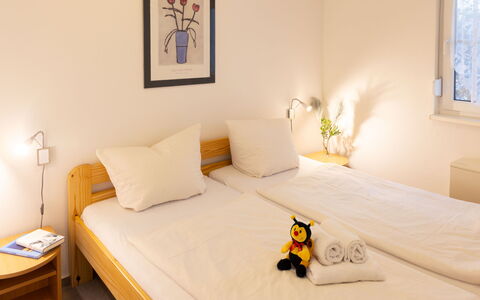 Kluge: Mueble, Marco, Propiedad, Comodidad, Edificio, Azur, Madera, Textil, Naranja, Diseño De Interiores