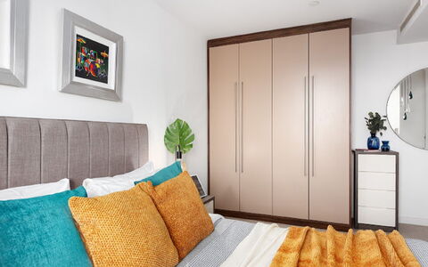 Avant-Garde, Shoreditch: Propiedad, Comodidad, Diseño De Interiores, Madera, Encendiendo, Piso, Marco, Suelo, Pared, Almohada