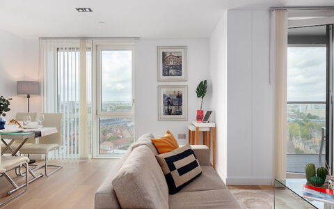 Avant-Garde, Shoreditch: Planta, Mueble, Ventana, Madera, Comodidad, Diseño De Interiores, Mesa, Encendiendo, Planta De Casa, Edificio