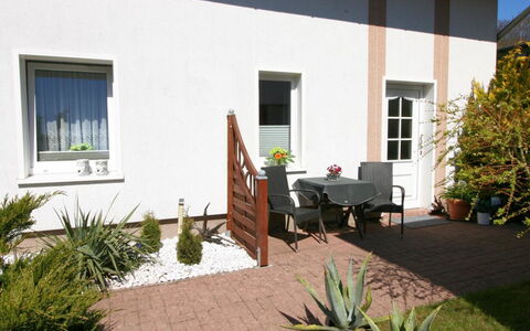 Tauber: Agua, Planta, Propiedad, Edificio, Piscina, Azur, Ventana, Arquitectura, Ocio, Barrio Residencial