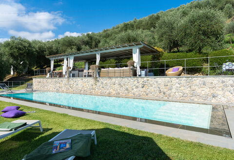 Luxury Green Marignana Villa, Versilia, Pool, Ac,: Cielo, Nube, Planta, Árbol, Sombra, Piscina, Hierba, Ocio, Diseño Urbano, Recreación