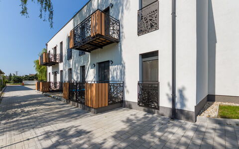 Anastasia: Nube, Cielo, Tiempo De Día, Propiedad, Agua, Edificio, Planta, Azur, Diseño Urbano, Espacio Publico