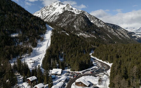 Champex 220: Accidentes Geográficos Montañosas, Árbol, Montaña, Tierras Altas, Nieve, Cordillera, Hill Station, Colina, Valle, Invierno