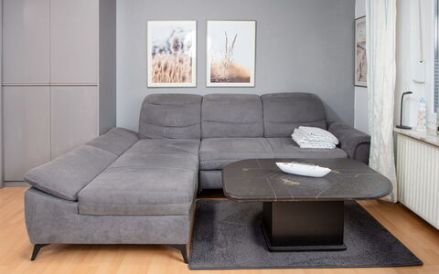 Schlüchtermann: Mueble, Madera, Piso, Suelo, Sofá, Sala, Diseño De Interiores, Suelos De Madera, Mesa, Comodidad