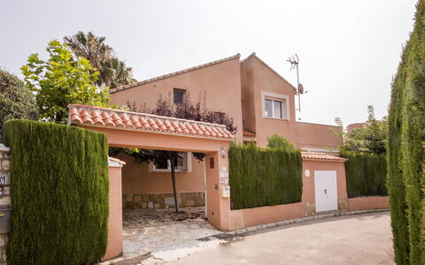 Casa Larauri Oliva Nova: Agua, Planta, Piscina, Árbol, Sombra, Mueble Para Exteriores, Ocio, Rectángulo, Material Compuesto, Paisaje