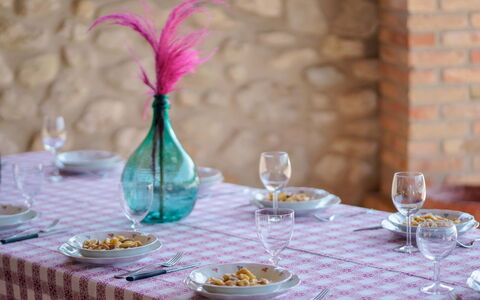 Villa Pagannoni: Vajilla, Mesa, Mueble, Drinkware, Comida, Stemware, Vajilla, Manteles, Textil, Decoración