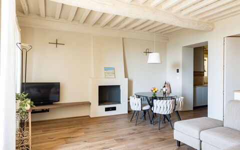 Casa Novecento: Propiedad, Mueble, Sofá, Madera, Televisión, Diseño De Interiores, Salón, Edificio, Suelo, Piso