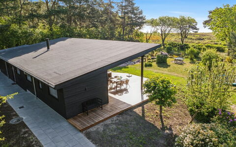 Toska - 100M to the Fjord: Mueble, Diseño De Interiores, Piso, Madera, Suelo, Techo, Suelos De Madera, Silla, Mesa, Encendiendo