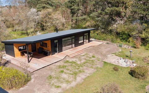 Toska - 100M to the Fjord: Mueble, Diseño De Interiores, Piso, Madera, Suelo, Techo, Suelos De Madera, Silla, Mesa, Encendiendo