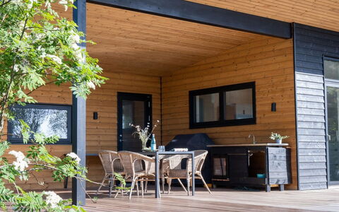 Toska - 100M to the Fjord: Mueble, Diseño De Interiores, Piso, Madera, Suelo, Techo, Suelos De Madera, Silla, Mesa, Encendiendo