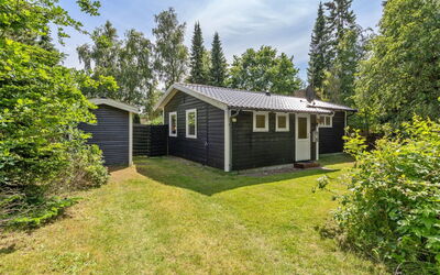 Harri - 700M from the Sea