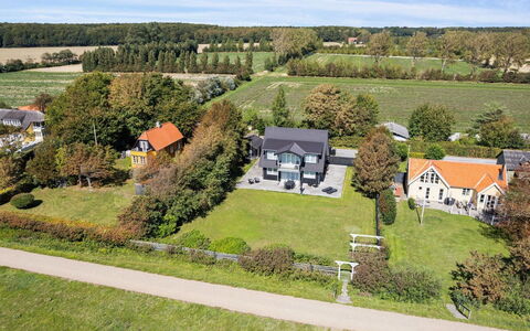 Esme - 30M from the Sea: Verde, Barrio Residencial, Paisaje, Casa, Casa, Llanura, Techo, Área Rural, El Terreno Del Lote