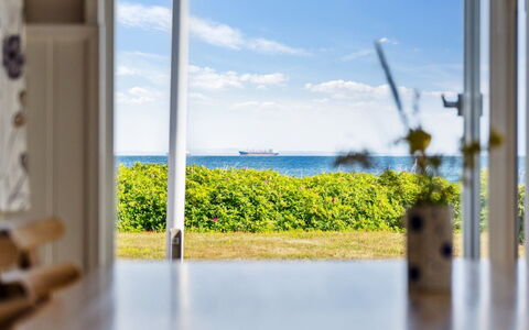 Mirkka - 50M from the Sea: Azul, Arbusto, Cabaña, Cobertura Del Suelo, Jardín, Inmuebles, Sombra, Paisajismo, Casa De Campo, Eco Hotel