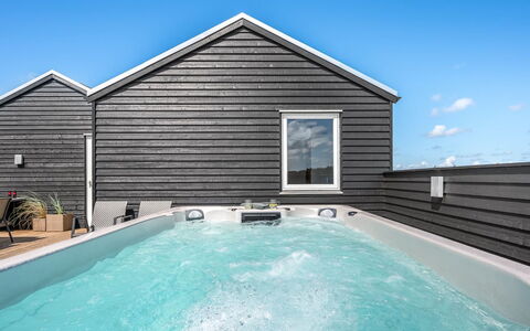 Ivar - 300M from the Sea: Material Compuesto, Piscina, Diseño, Jacuzzi, Bañera, Cubierta, Recurso, La Luz Del Día, Arreglo De Tubería