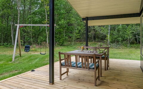 Borka - 1.2Km from the Sea: Madera, Porche, Sombra, Estructura Al Aire Libre, Cubierta, Mueble Para Exteriores, Madera Dura, Edificios Del Jardín, Patio Interior, Manchas De Madera