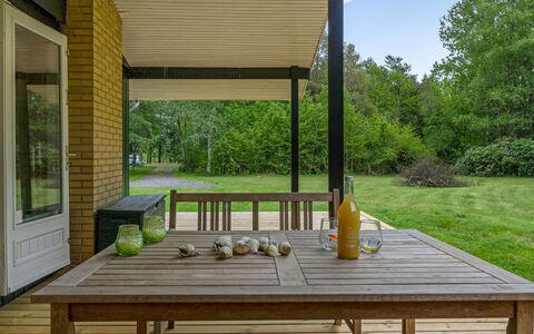 Borka - 1.2Km from the Sea: Mueble, Madera, Porche, Mesa, Mueble Para Exteriores, Silla, Mesa Al Aire Libre, Sombra, Cocina Y Comedor Mesa, Piso