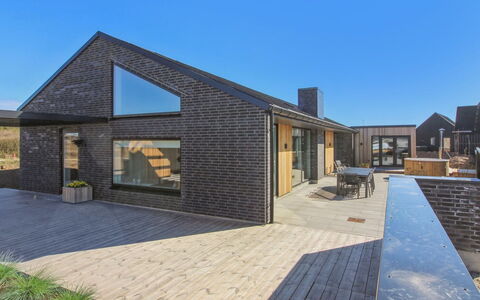 Esme - 400M from the Sea: Techo, Piso, Diseño De Interiores, Suelo, Material Compuesto, Mueble, Recurso, Hotel, Diseño, La Luz Del Día