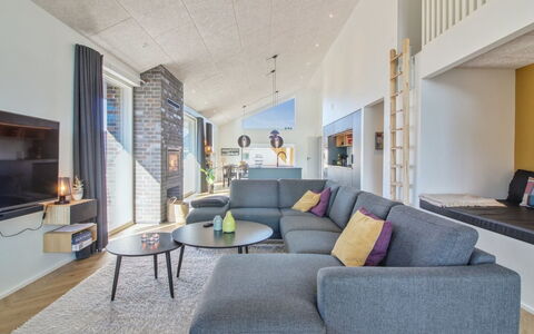 Esme - 400M from the Sea: Techo, Piso, Diseño De Interiores, Suelo, Material Compuesto, Mueble, Recurso, Hotel, Diseño, La Luz Del Día