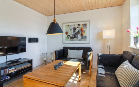 Alessandra - 500M from the Sea: Mueble, Diseño De Interiores, Piso, Sofá, Suelo, Madera, Techo, Sala, Habitación, Mesa