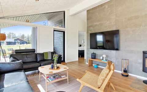 Serey - 1.4Km from the Sea: Diseño De Interiores, Piso, Madera, Techo, Sofá, Mueble, Suelo, Sala, Encendiendo, Suelos De Madera