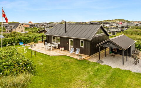 Regnwald - 400M from the Sea: Mueble, Diseño De Interiores, Piso, Madera, Suelo, Techo, Suelos De Madera, Silla, Mesa, Encendiendo
