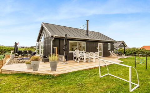 Regnwald - 400M from the Sea: Mueble, Diseño De Interiores, Piso, Madera, Suelo, Techo, Suelos De Madera, Silla, Mesa, Encendiendo