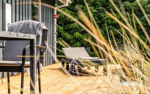 Anelisa - 1.2Km from the Sea: Casa, Casa, Puerta, Techo, Cabaña, Inmuebles, Jardín, Sombra, Vía Muerta, Yarda