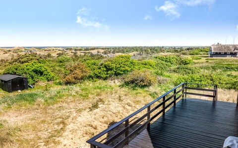 Mumme - 700M from the Sea: Horizonte, Ecorregión, El Terreno Del Lote, Costa, Oceano, Balcón, Pretil, Madera Dura, Shrubland, Tablón