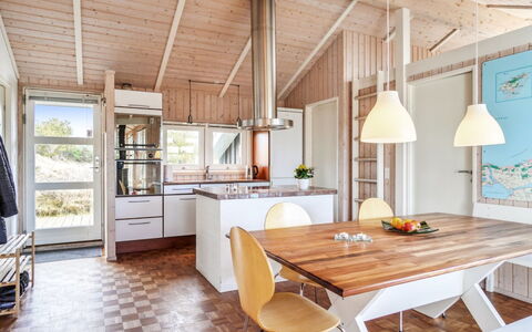 Franzisca - 700M from the Sea: Mueble, Diseño De Interiores, Piso, Suelo, Madera, Techo, Cocina, Suelos De Madera, Lámpara, Silla