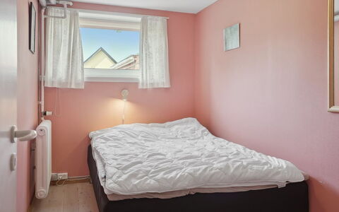 Gisella - 1.2Km from the Sea: Cama, Habitación, Lecho, Sábana, Pared, Diseño De Interiores, Linos, Suelo, Mueble, Habitación