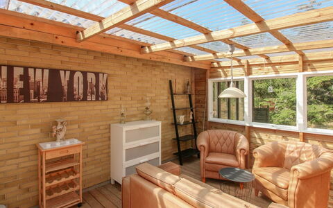 Gudmand - 600M from the Sea: Mueble, Diseño De Interiores, Piso, Madera, Suelo, Techo, Suelos De Madera, Silla, Mesa, Encendiendo