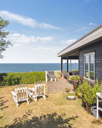 Yasha - 200M from the Sea