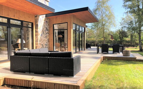 Sune - 175M from the Sea: Mueble, Diseño De Interiores, Piso, Madera, Suelo, Techo, Suelos De Madera, Silla, Mesa, Encendiendo