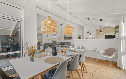 Flepko - 50M from the Sea: Diseño De Interiores, Piso, Mueble, Madera, Techo, Lámpara, Suelo, Cocina, Cocina Y Comedor Mesa, Candelabro