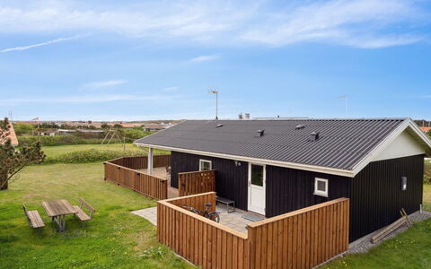 Wolter - 700M from the Sea: Casa, Techo, Casa, Cabaña, Cobertizo, Edificios Del Jardín, Vía Muerta, Yarda, Cuarto De Troncos, \Choza
