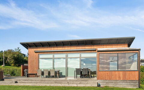Ljupka - 800M from the Sea: Arquitectura, Techo, Casa, Material Compuesto, La Luz Del Día, Vía Muerta, Entrada De Coches