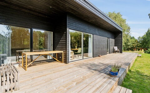 Filip - 1.2Km from the Sea: Techo, Casa, Puerta, Cabaña, Sombra, Vía Muerta, Yarda, Inmuebles, Patio Interior