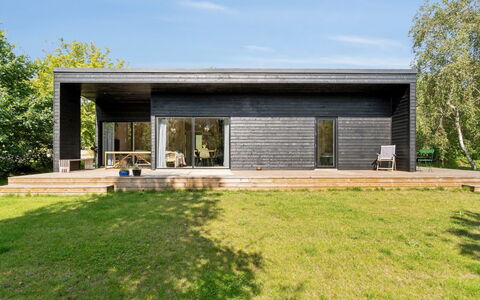 Filip - 1.2Km from the Sea: Techo, Casa, Puerta, Cabaña, Sombra, Vía Muerta, Yarda, Inmuebles, Patio Interior