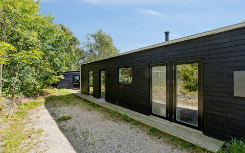 Filip - 1.2Km from the Sea: Techo, Casa, Puerta, Cabaña, Sombra, Vía Muerta, Yarda, Inmuebles, Patio Interior