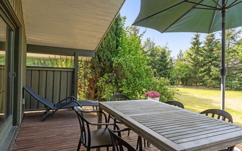 Winter - 500M from the Sea: Mueble, Madera, Mueble Para Exteriores, Porche, Silla, Mesa, Mesa Al Aire Libre, Cocina Y Comedor Mesa, Sombra, Cubierta