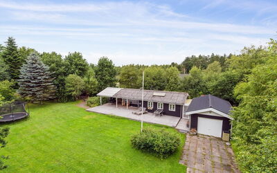 Gunlög - 1.3Km from the Sea
