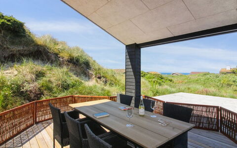 Kristiina - 500M from the Sea: Madera, Mueble, Madera Dura, Cubierta, Suelos De Madera, Manchas De Madera, Cocina Y Comedor Mesa, Porche, Silla, Tablón